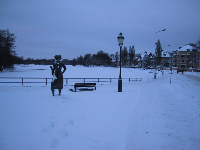 094_FrozenRiver.jpg